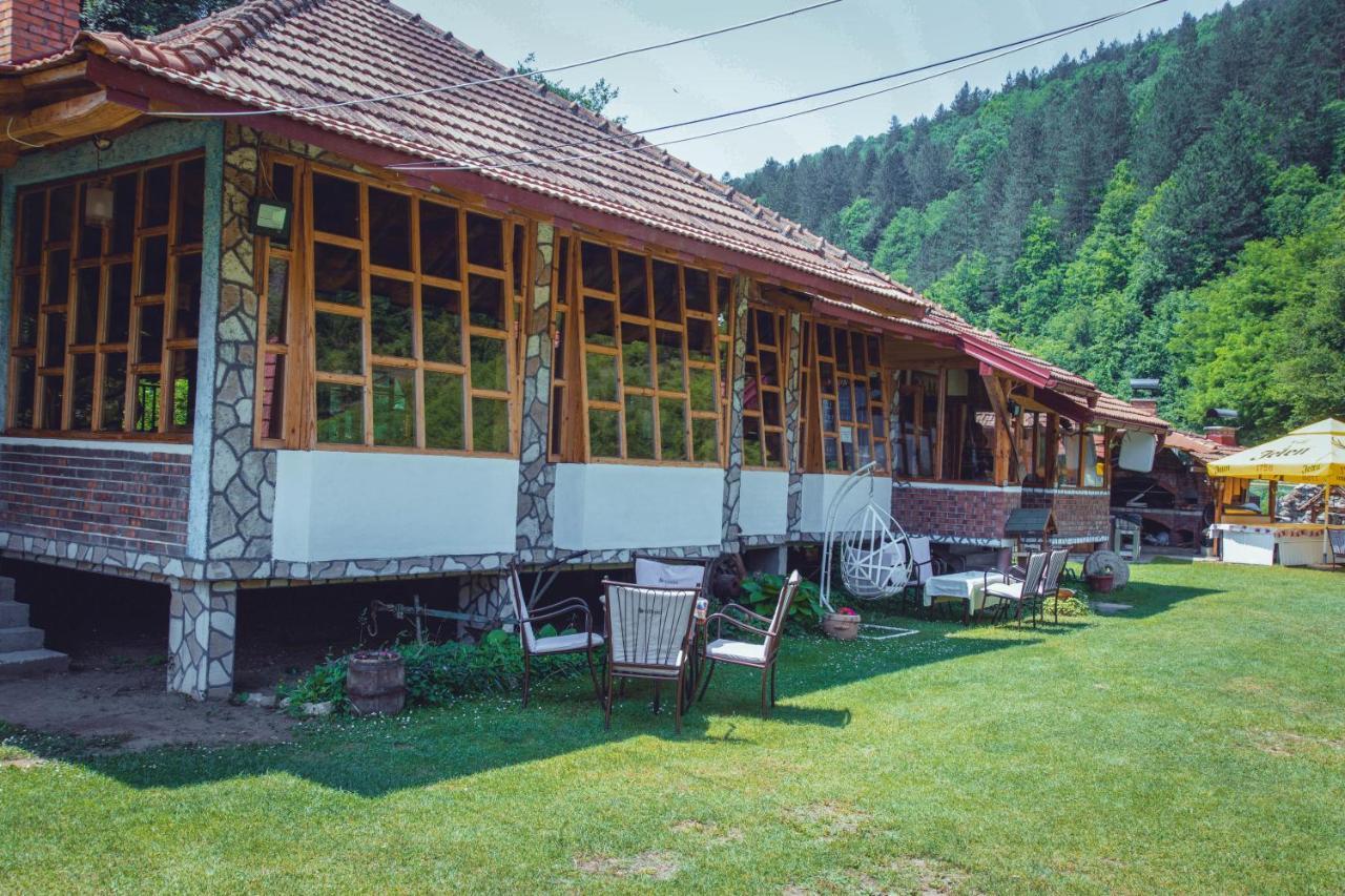 Rafting Kamp Dvije Vrbe Hotel Foca Buitenkant foto