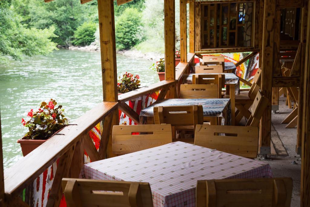Rafting Kamp Dvije Vrbe Hotel Foca Buitenkant foto