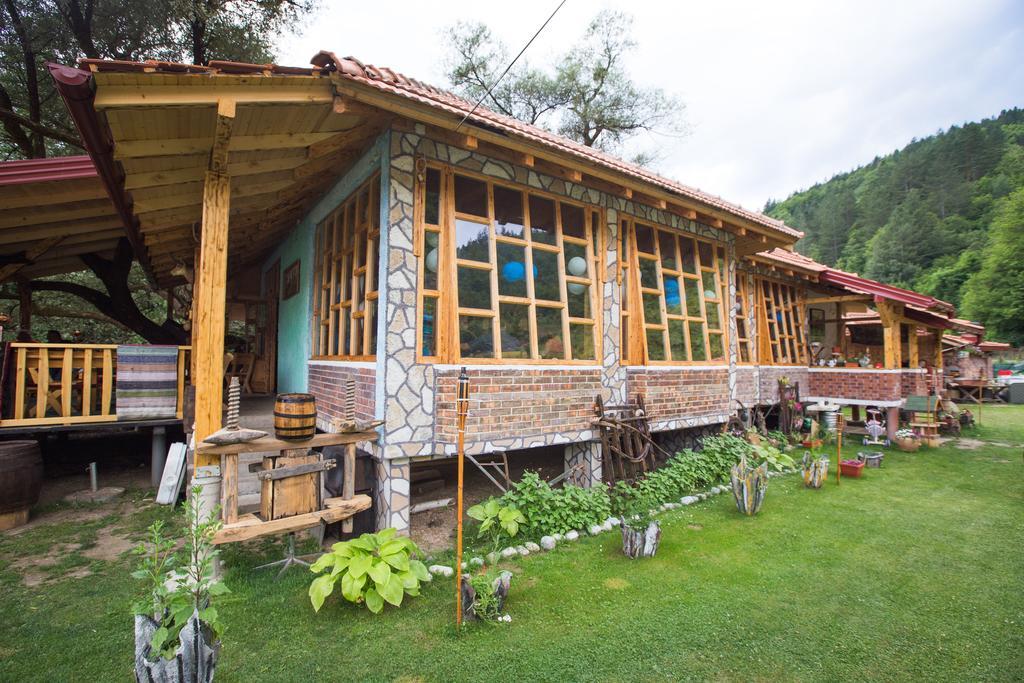 Rafting Kamp Dvije Vrbe Hotel Foca Buitenkant foto